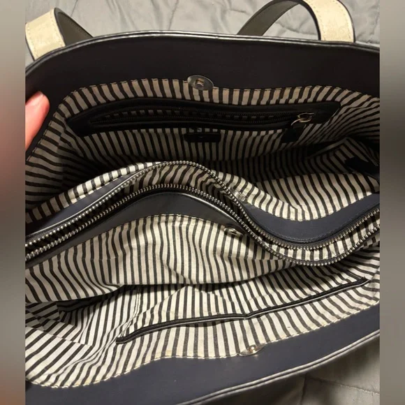 LILY & IVY Gray Leather Tote Bag with Navy Suede Front Pocket - Picture 6 of 9